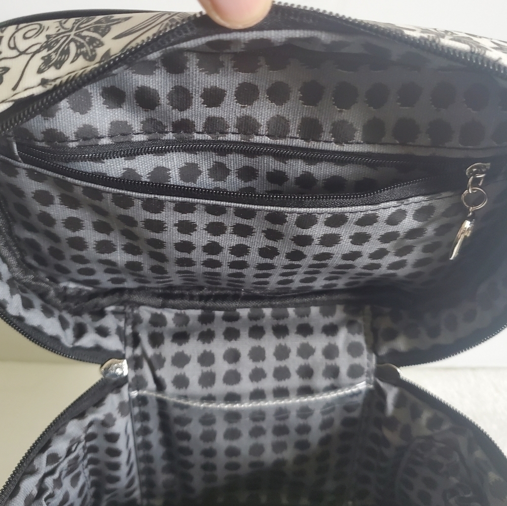Bella Russo Black White Floral Flower Cosmetic Bag Case NWOT - Picture 9 of 12